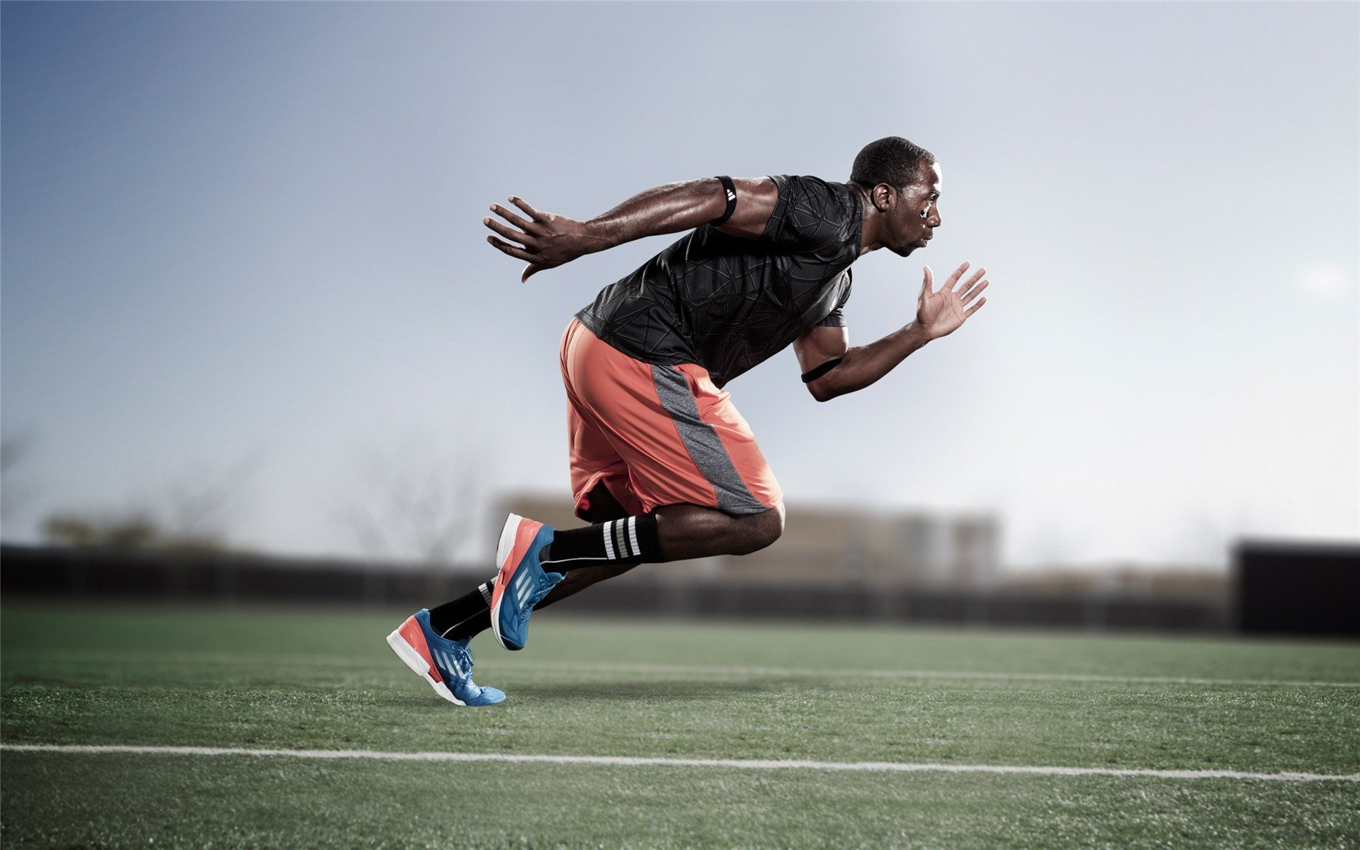 电竞赛事转播权市场的竞争格局与未来展望，电子竞技转播团队人员配置