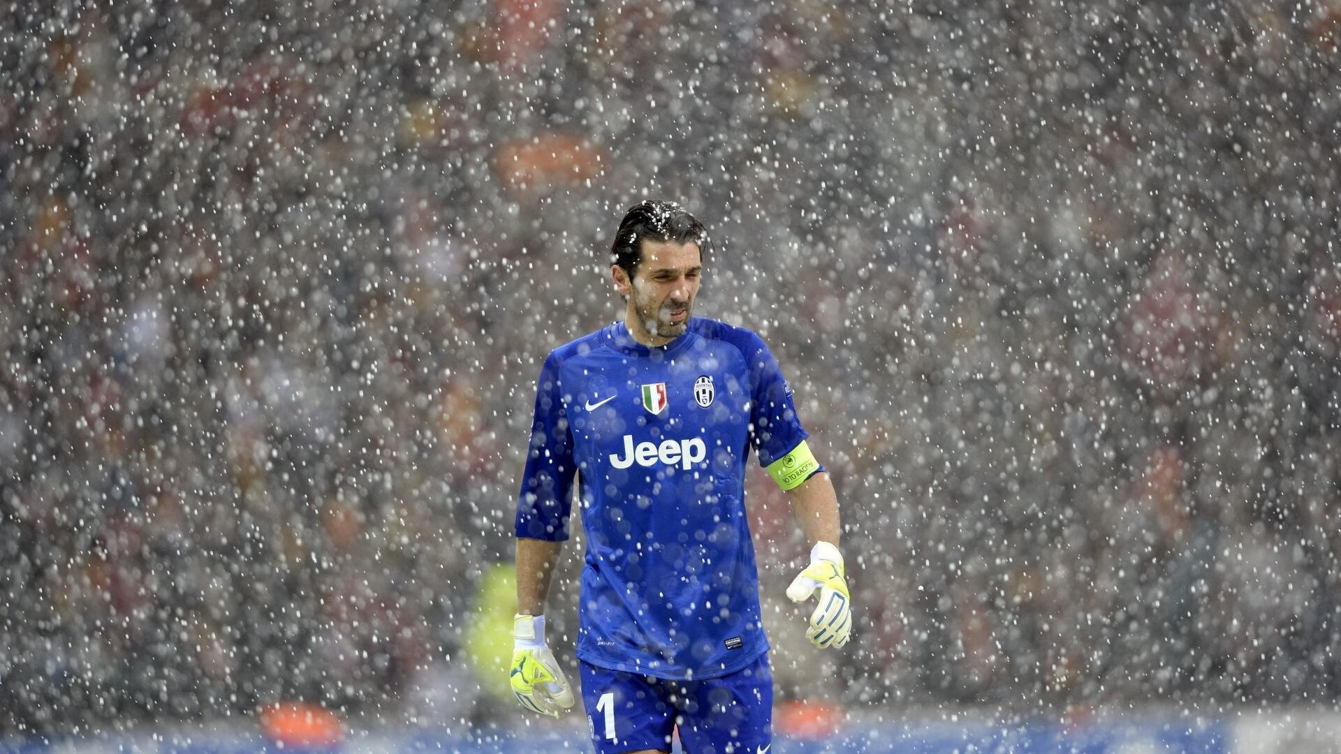 裁判因寒冷提前吹哨,墨西哥队抗议成功,墨西哥队长